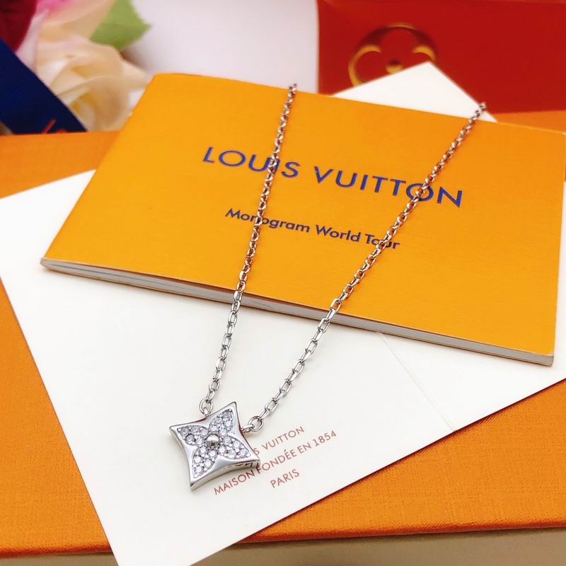 LV Necklace 03lyr580